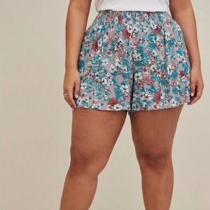 TORRID Flowy Shorts‎ Smocked Elastic High Rise Waist Floral Gray Womens Size 3X